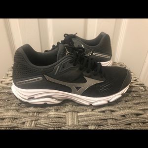 Mizuno Wave Inspire 15 Running / Workout Shoes